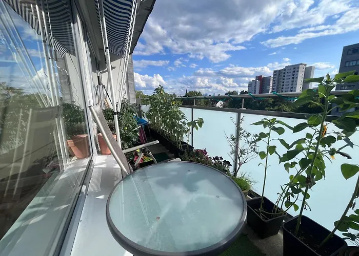 Zentrale, Helle Mit Balkon! Ideal Für Messe, Business Und Städtereise Apartamento *