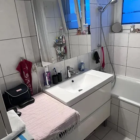 Apartment Zentrale, Helle Mit Balkon! Ideal Fuer Messe, Business Und Staedtereise Frankfurt am Main